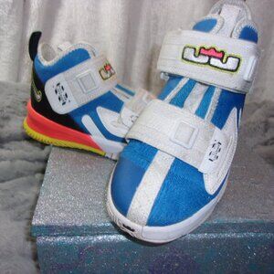 S-117 KIDS NIKE LEBRON SOILDER 13 GS PHOTO  BLUE "CRIMSON" SNEAKERS